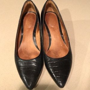 Clarks Black Croc-Embossed Pointed Toe Heels